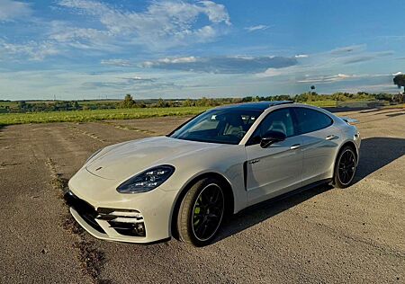 Porsche Panamera Turbo S