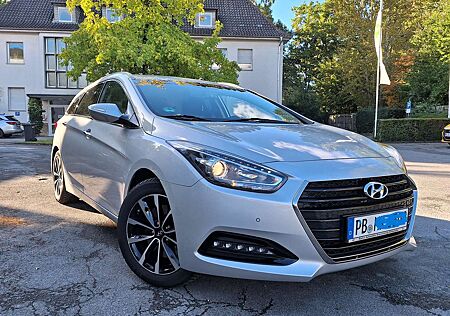 Hyundai i40 Kombi blue 1.7 CRDi DCT Premium