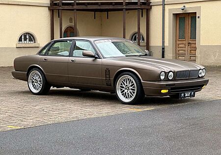 Jaguar XJ6 X300 EXECUTIVE 3,2L SHZ AUTOMATIK LED 211 PS