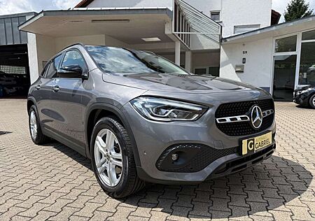 Mercedes-Benz GLA 200 d 4Matic Progressive LED Navi Pano Leder