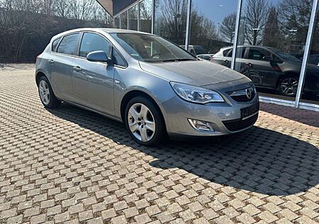 Opel Astra J Lim. 5-trg. Design Edition
