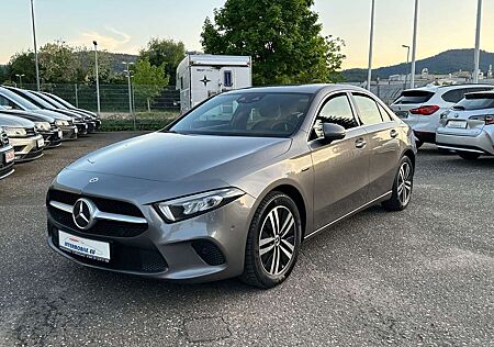 Mercedes-Benz A 250 e Lim. DCT Leder Navi Led AHK MBUX Ambiente