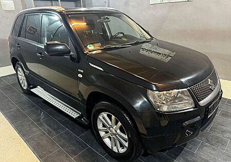 Suzuki Grand Vitara 1.9 DDIS. 4X4 Allrad. NAVI-Alcantar