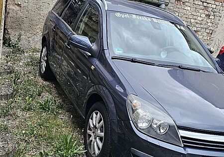 Opel Astra H Caravan Cosmo 1.8L 140 PS