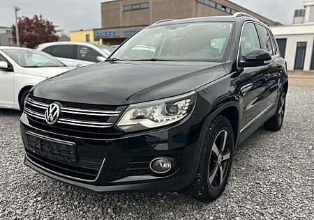 VW Tiguan Volkswagen Sport -4Motion-DSG- /PANO/LED/BI XENON