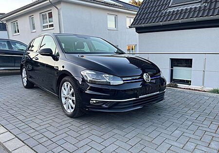 VW Golf Volkswagen 1.5 TSI Highline*LED,Navi,APP,Alcantara,AHK,1.Hd**