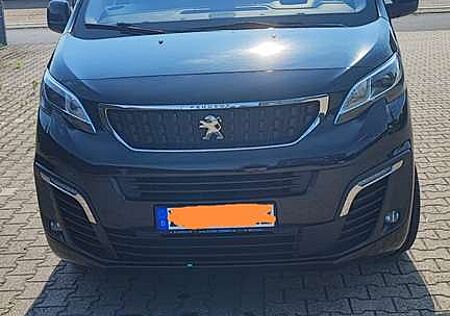 Peugeot Traveller Business VIP L2