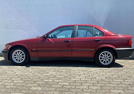 BMW 316 i E36 Limosine Automatik/Klimaanlage/Sehr gepflegt