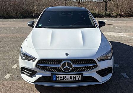 Mercedes-Benz CLA 200 7G-DCT AMG Line