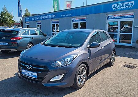 Hyundai i30 blue 1.6 CRDi 81kW Trend