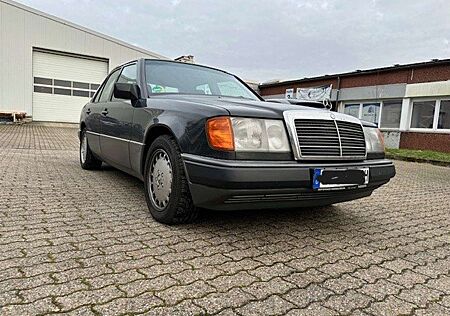 Mercedes-Benz E 300 300 E-24 - Sportschaltgetriebe