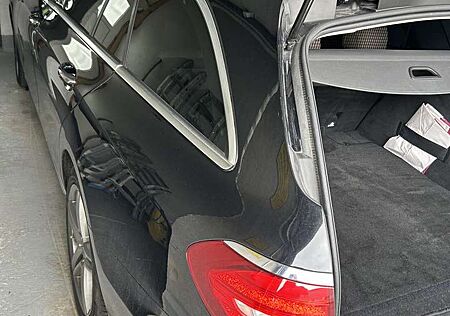 Mercedes-Benz E 220 d T 9G-TRONIC