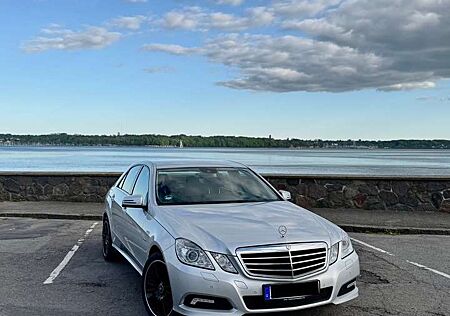 Mercedes-Benz E 220 CDI DPF BlueEFFICIENCY Avantgarde