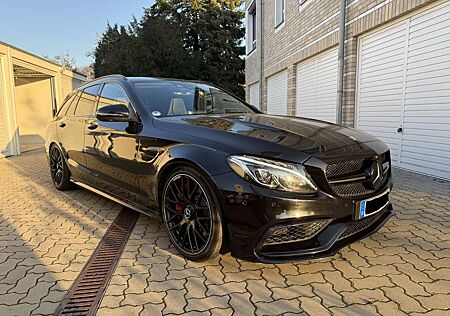 Mercedes-Benz C 63 AMG S T Speedshift 7G-MCT