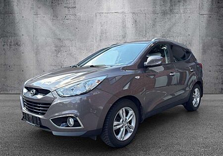 Hyundai ix35 2.0 CRDi 4WD/nur 104Tkm/ Sitzh/AHK/TOP!!!