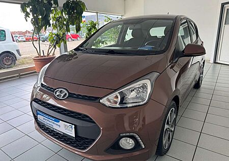 Hyundai i10 FIFA World Cup Edition**Sitzheizung+Tempomat