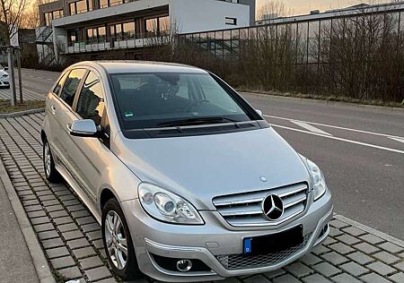 Mercedes-Benz B 180 NGT BlueEFFICIENCY Autotronic
