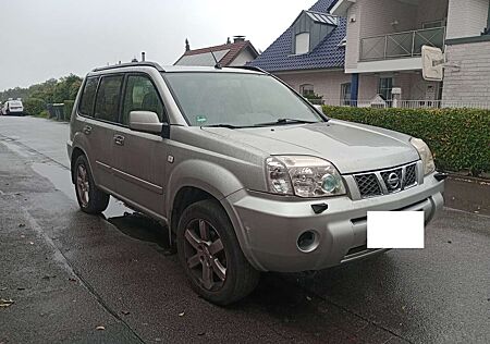 Nissan X-Trail m. Leder, Klima + AHK(2,5t Anhängelast)