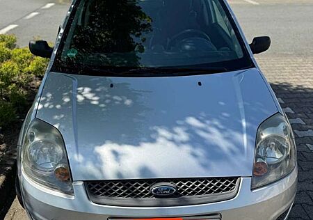 Ford Fiesta 1.3 Benzin