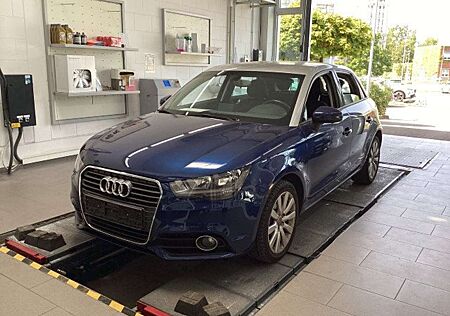 Audi A1 attraction*Bluetooth*Einparkhilfe hinten* USB
