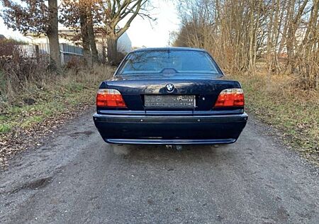 BMW 728iL 728