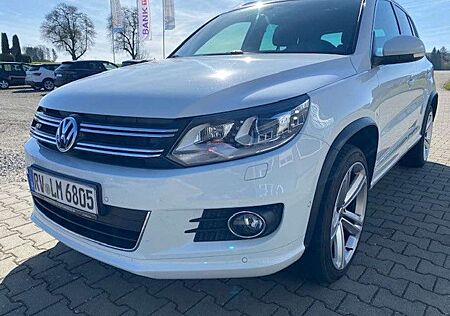 VW Tiguan Volkswagen 2,0 TDi R -Line 4 MATIC AHK SHZ NAVi ALU