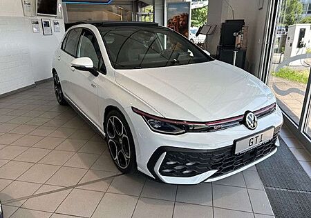 VW Golf Volkswagen VIII 2.0 TSI GTI KAMERA DCC MATRIX SSD