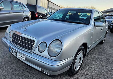 Mercedes-Benz E 240