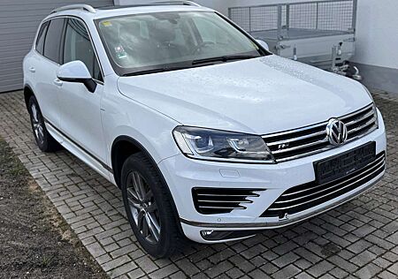 VW Touareg Volkswagen V6 TDI "R-LINE"BMT TerrainTech Luft Pano Alcantara