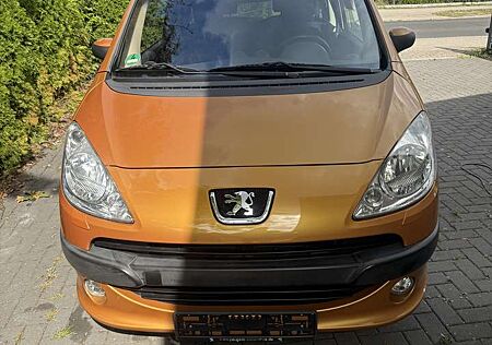 Peugeot 1007 🚗 Peugeot 1007 – 1. Hand | Unfallfrei | Nur 66.000
