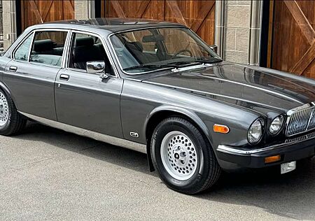 Jaguar XJ12 Vanden Plas Edition, 1.Hand, 55.200 km