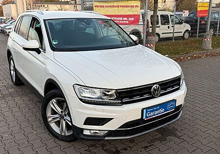 VW Tiguan Volkswagen 2.0TDI HIGHLINE BMT. 4MOTION*NAVI*DSG*AHK