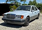 Mercedes-Benz E 260 *W124*OLDTIMER*SCHALTGETRIEBE*WENIG KM*