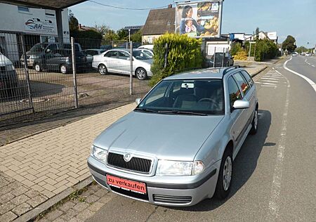 Skoda Octavia Combi Tour 1.6L, 1-Hand, neue AHK, Klima