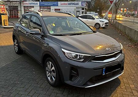 Kia Stonic 1.2 Vision, EZ 08/2021, Grau, Sehr gepflegt