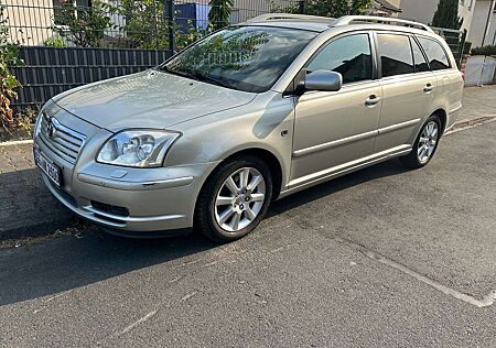 Toyota Avensis 2.2 D-CAT Combi Executive