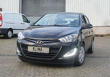 Hyundai i20 Trend 1.2i 4/5 türig Schwarzmet. Klimautimatik