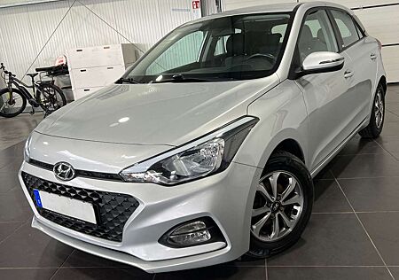 Hyundai i20 1.2 **SHZ*PDC*Bluetooth*Spur*Temp**