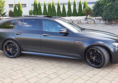 Mercedes-Benz E 63 AMG S 4Matic+ T 9G-TRONIC Edition 1