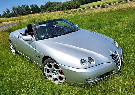Alfa Romeo Spider SPIDER 2,0 JTS LEDER DAB+ 18 ZOLL NOVITEC BLACKLINE RÄDER 19 JAHRE IN ALFISTA HAND TOLLER ZUSTAND