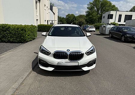 BMW 118 i Advantage + 2 jahre Garantie bis Msi 2027