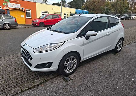 Ford Fiesta Titanium TÜV NEU SCHECKHEFT