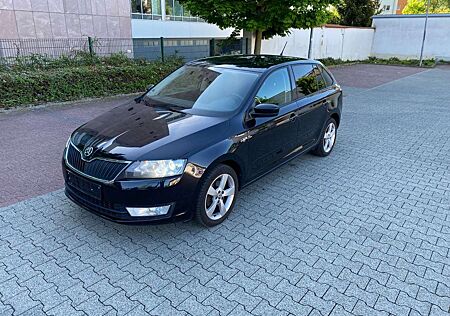Skoda Rapid /Spaceback 1.6 TDI Spaceback/Tempomat/Xenon/Navi