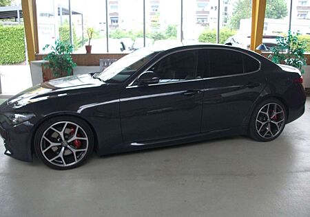 Alfa Romeo Giulia 2.2 Diesel 16V AT8 Q4 Veloce Harmann Kard