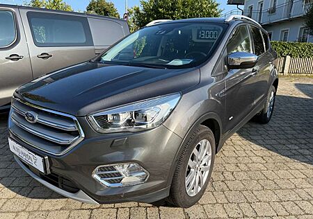 Ford Kuga Titanium,AHK,Kamera,4x4,el.Heckkl,Szhg,8fach,Navi