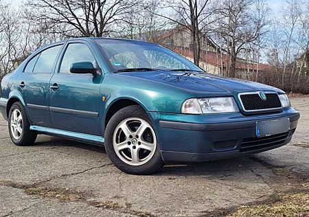 Skoda Octavia 1.6 GLX