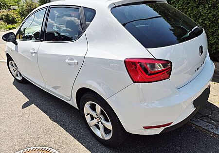 Seat Ibiza 1.2 16V i-Tech NAVI LEDER GARANTIE TÜV NEU