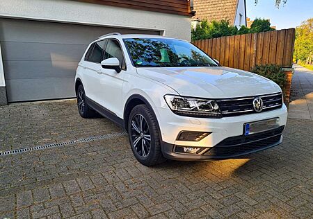 VW Tiguan Volkswagen Sound BMT/Start-Stopp 4Motion