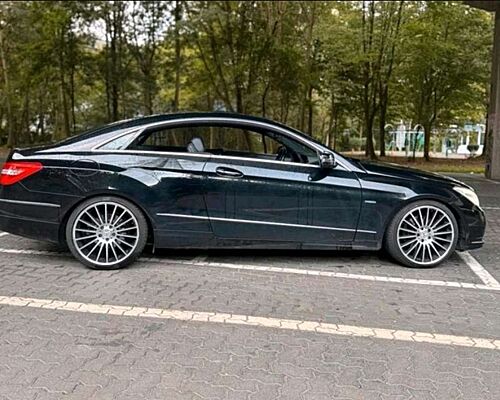 Mercedes-Benz E 250 E 250 CDI DPF Coupe BlueEFFICIENCY 7G-TRONIC Avantgarde