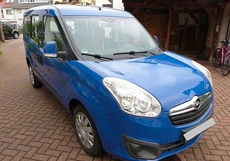 Opel Combo -D Benziner 1.4 mit Camper-Ausbau